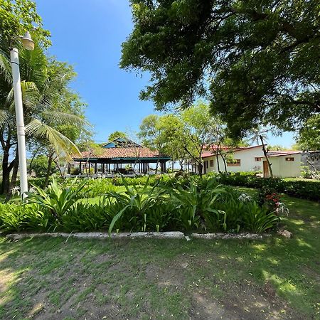 Casa De Playa Los Moncada León Exterior foto