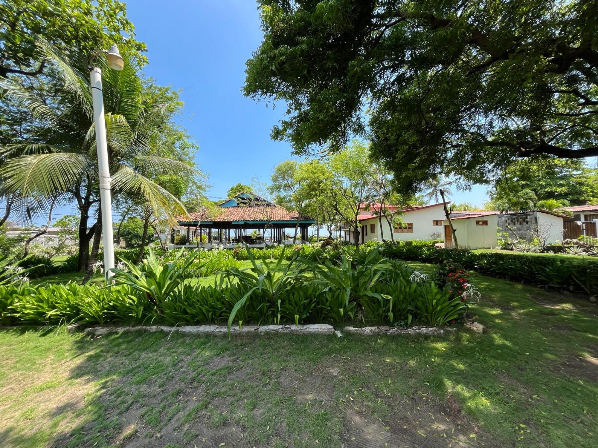 Casa De Playa Los Moncada León Exterior foto